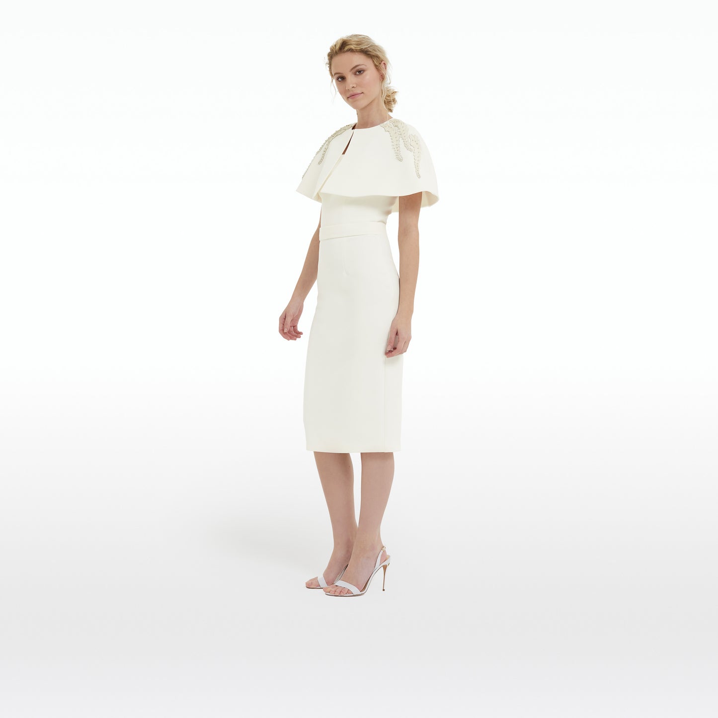 Kepuret Pearl Wing Embroidered Cape